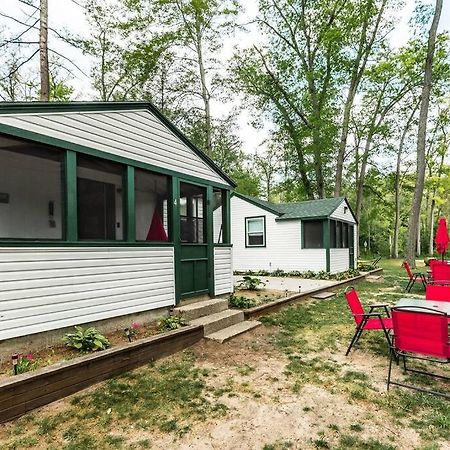 Big Blue Lake Cottages, Llc - Cottage #5 Holton Εξωτερικό φωτογραφία