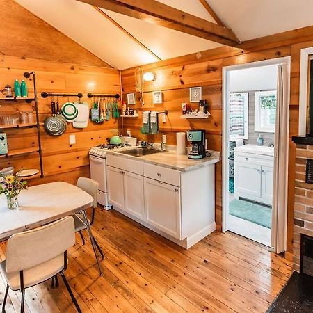 Big Blue Lake Cottages, Llc - Cottage #5 Holton Εξωτερικό φωτογραφία