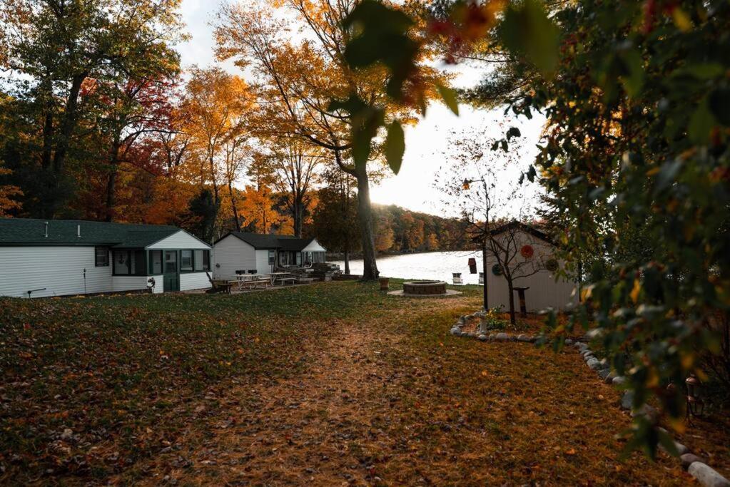 Big Blue Lake Cottages, Llc - Cottage #5 Holton Εξωτερικό φωτογραφία